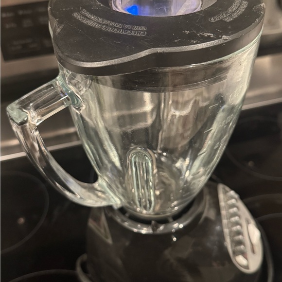 Oster Black Blender with Clear Glass Jar - Picture 4 of 5